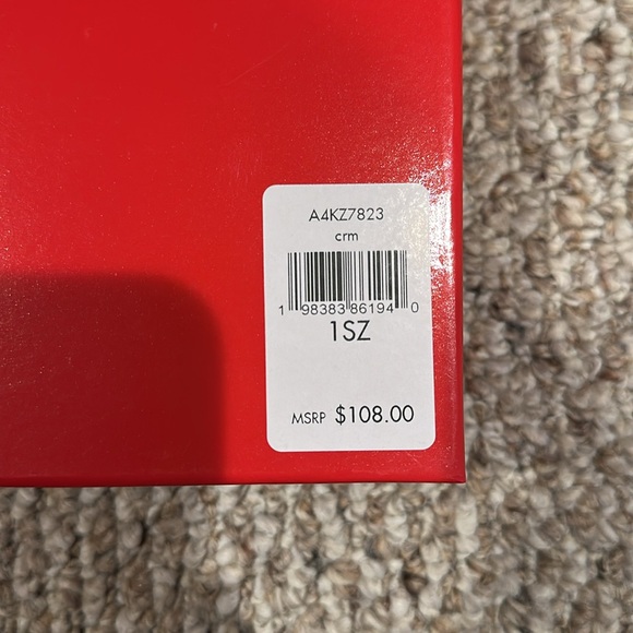 NWT Calvin Klein Hat & Scarf Set - Picture 5 of 5